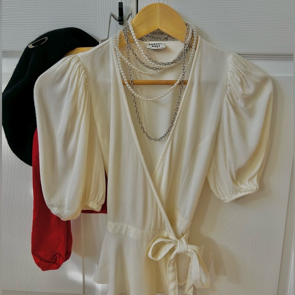 Puff sleeves wrap top - Picture 2 of 7